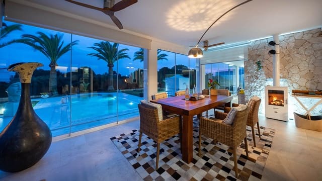 4 soveværelse Villa til salg i Cala d'Or, Santanyí med swimmingpool garage - € 2.500.000 (Ref: 8136014)