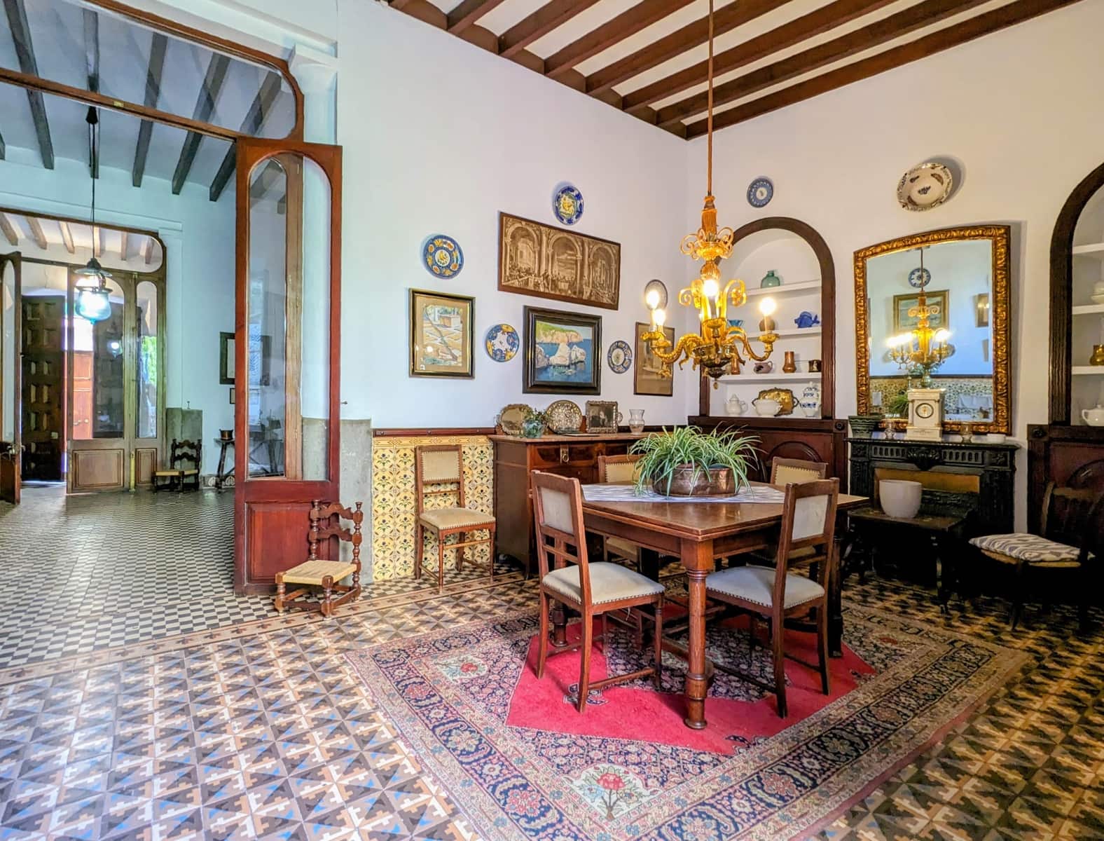 6 soveværelse Byhus til salg i Soller med garage - € 1.700.000 (Ref: 8147020)