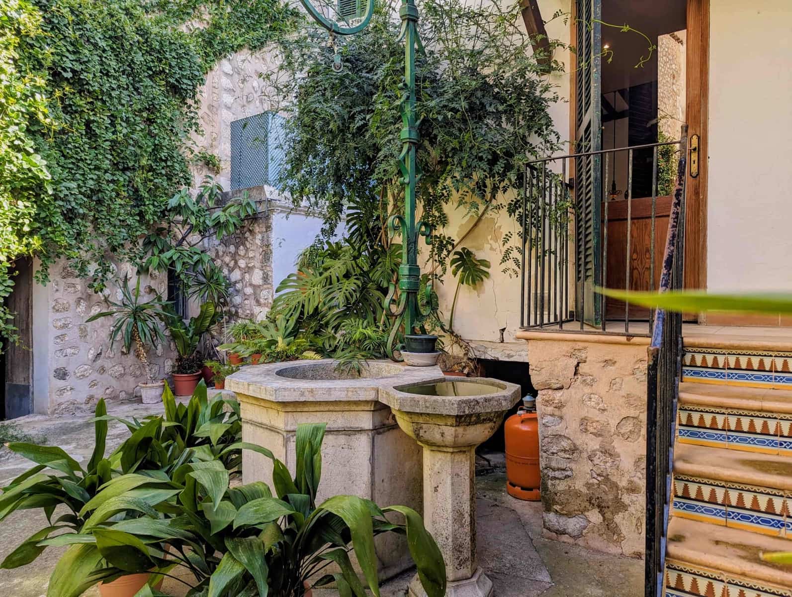 6 soveværelse Byhus til salg i Soller med garage - € 1.700.000 (Ref: 8147020)