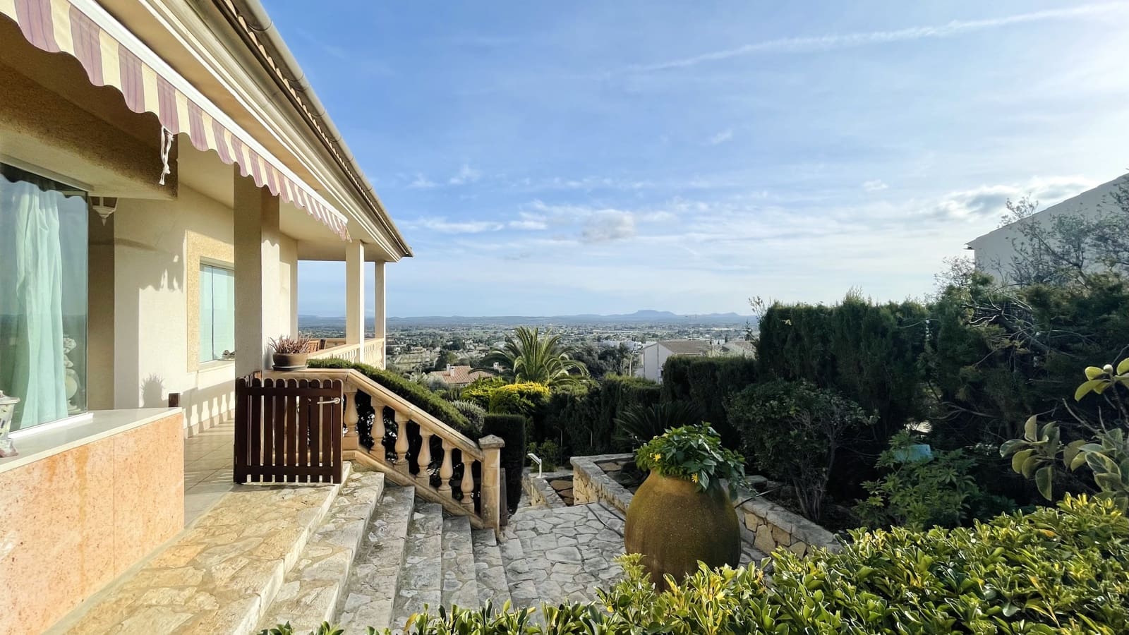 4 soveværelse Villa til salg i Inca med swimmingpool garage - € 1.295.000 (Ref: 8153043)