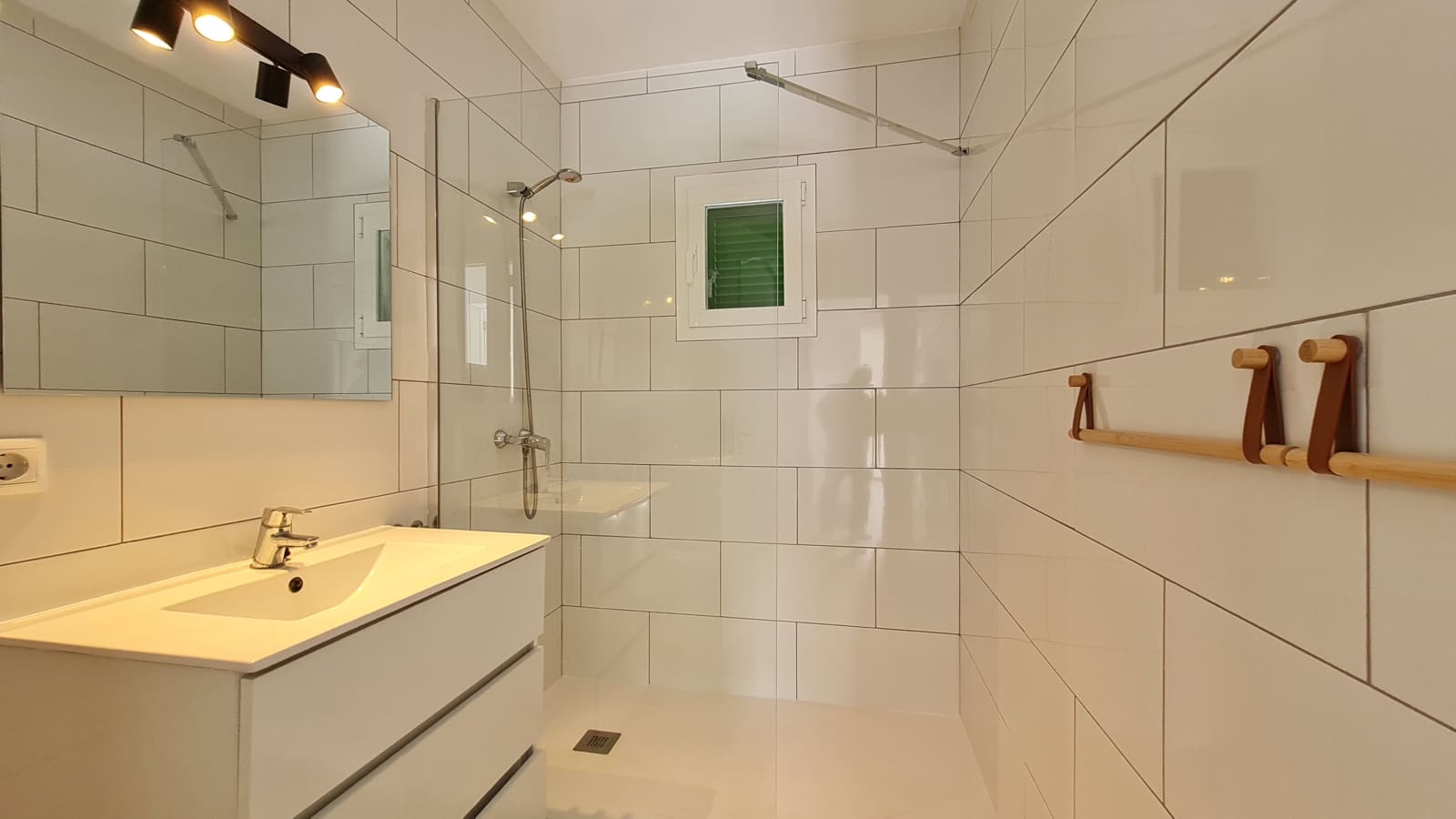 5 sovrum Villa att hyra i Cala Llombards med garage - 3 500 € (Ref: 8181306)