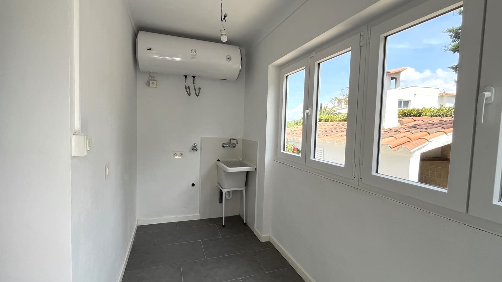 3 slaapkamer Villa te huur in Badia Blava met zwembad garage - € 4.500 (Ref: 8198271)