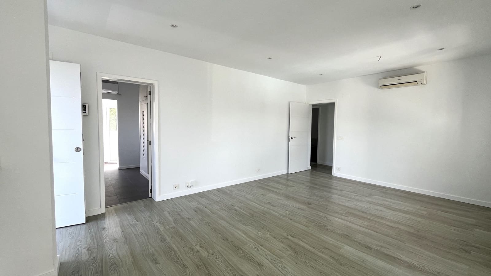 3 slaapkamer Villa te huur in Badia Blava met zwembad garage - € 4.500 (Ref: 8198271)