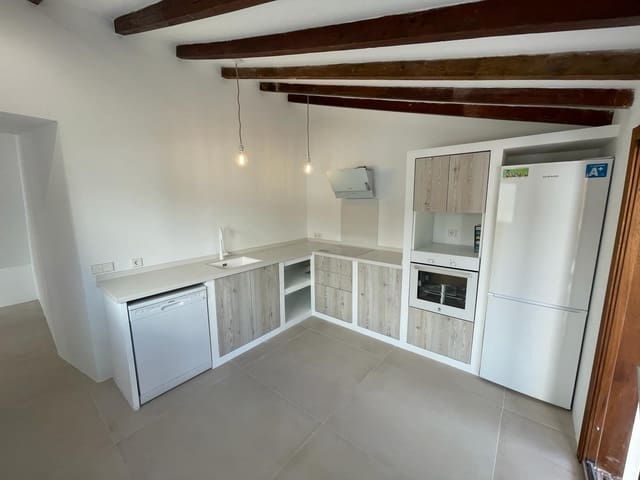 4 slaapkamer Villa te koop in Campanet met zwembad garage - € 1.300.000 (Ref: 8205671)