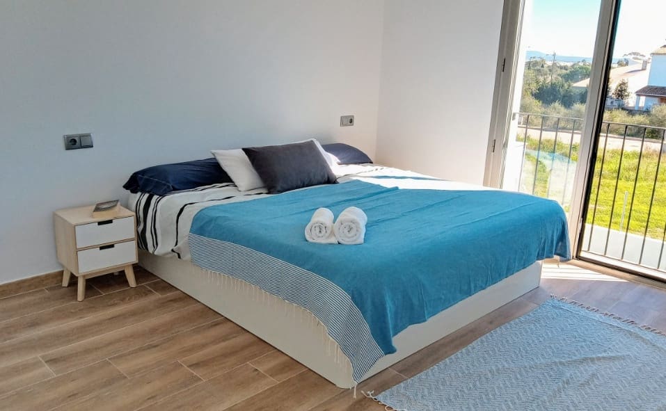 3 bedroom Terraced Villa for rent in Sa Rapita / La Rapita with pool garage - € 2,800 (Ref: 8273698)