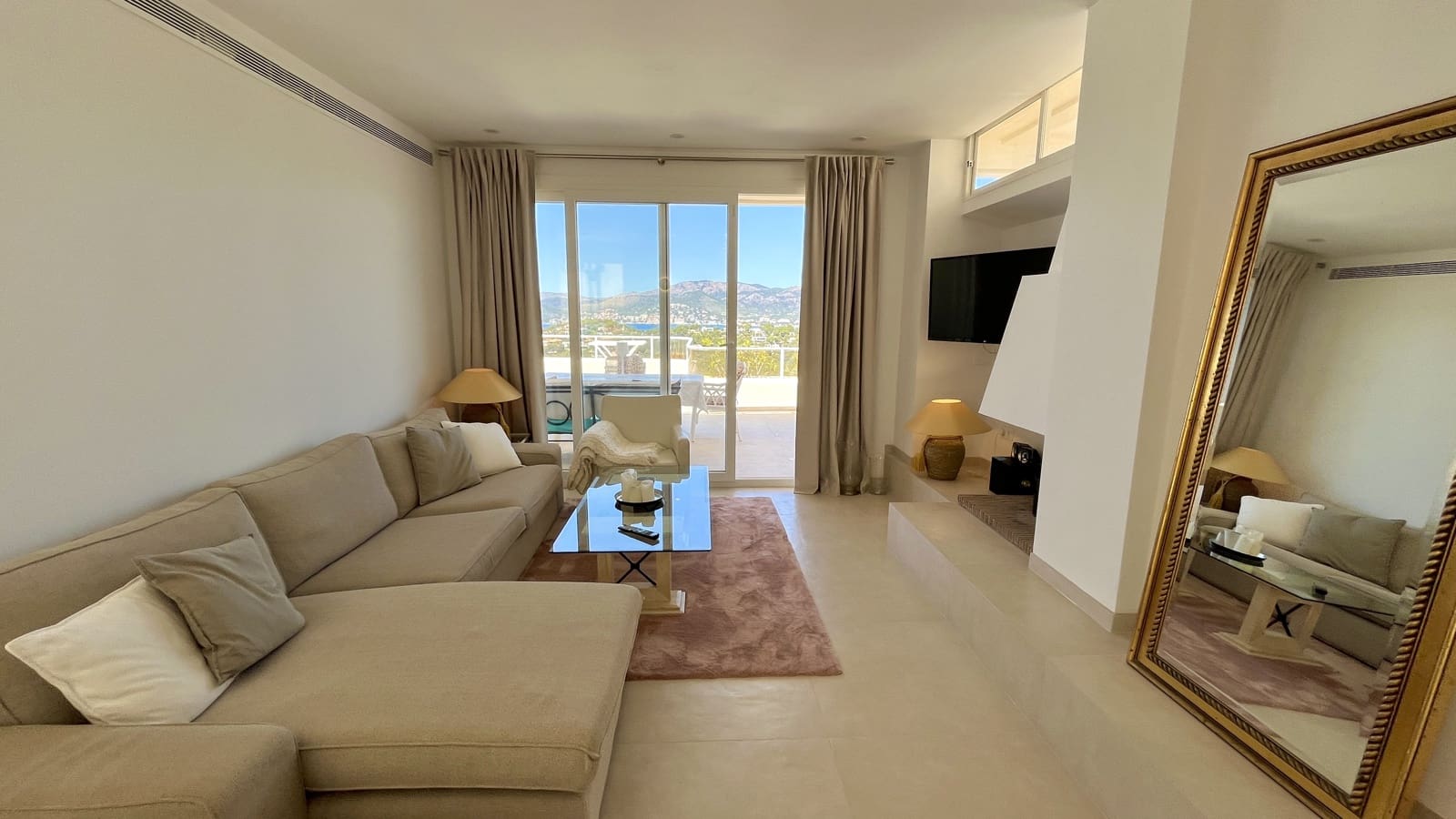 2 bedroom Apartment for rent in Santa Ponsa - € 3,000 (Ref: 8295308)