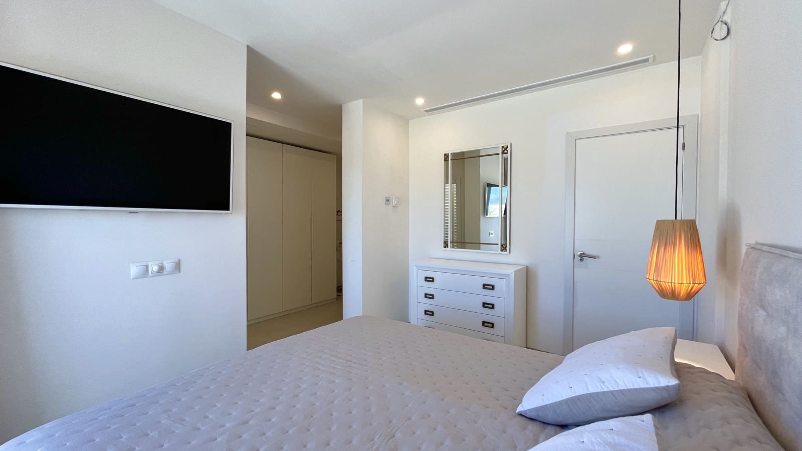 2 bedroom Apartment for rent in Santa Ponsa - € 3,000 (Ref: 8295308)