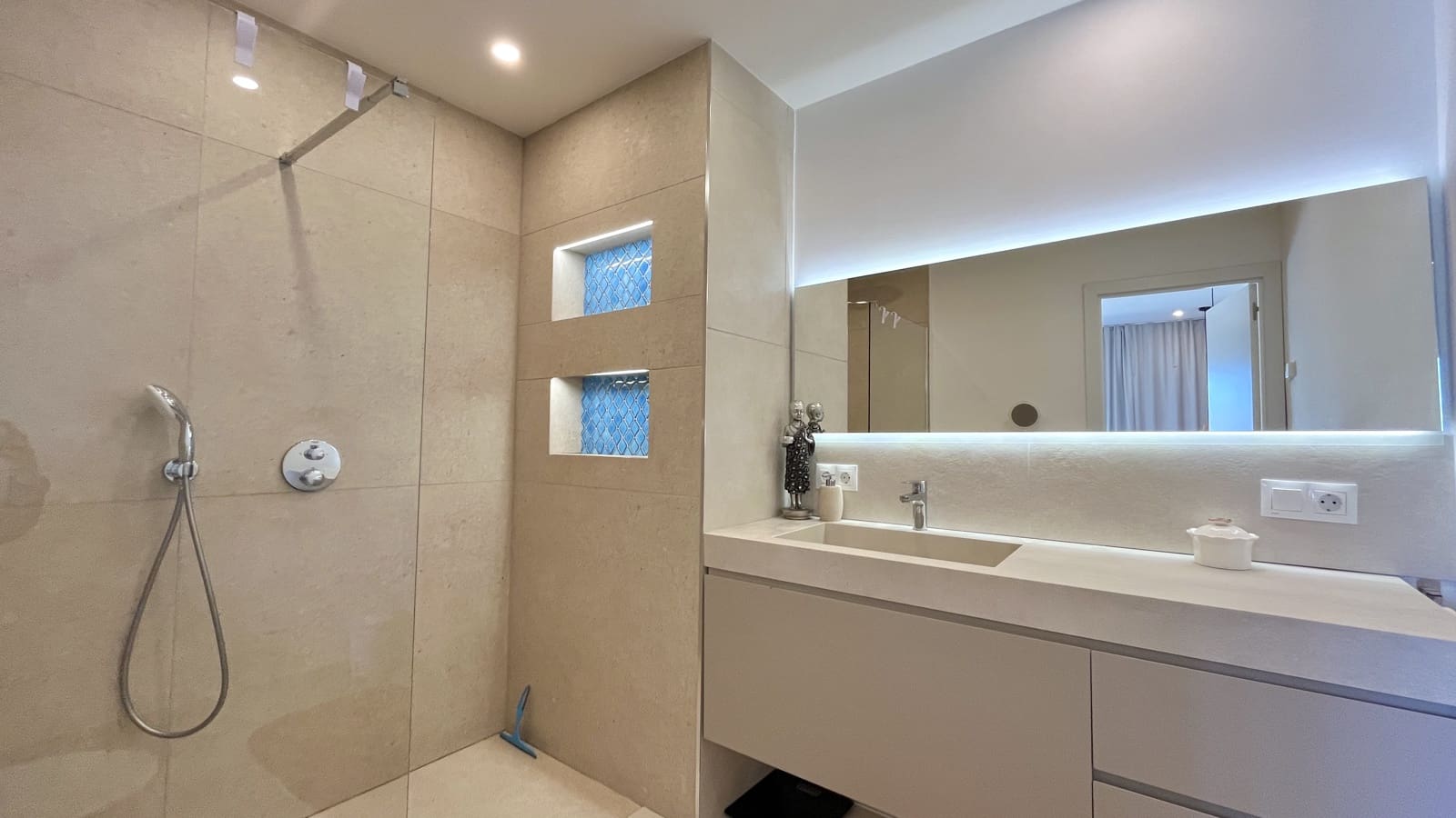 2 bedroom Apartment for rent in Santa Ponsa - € 3,000 (Ref: 8295308)