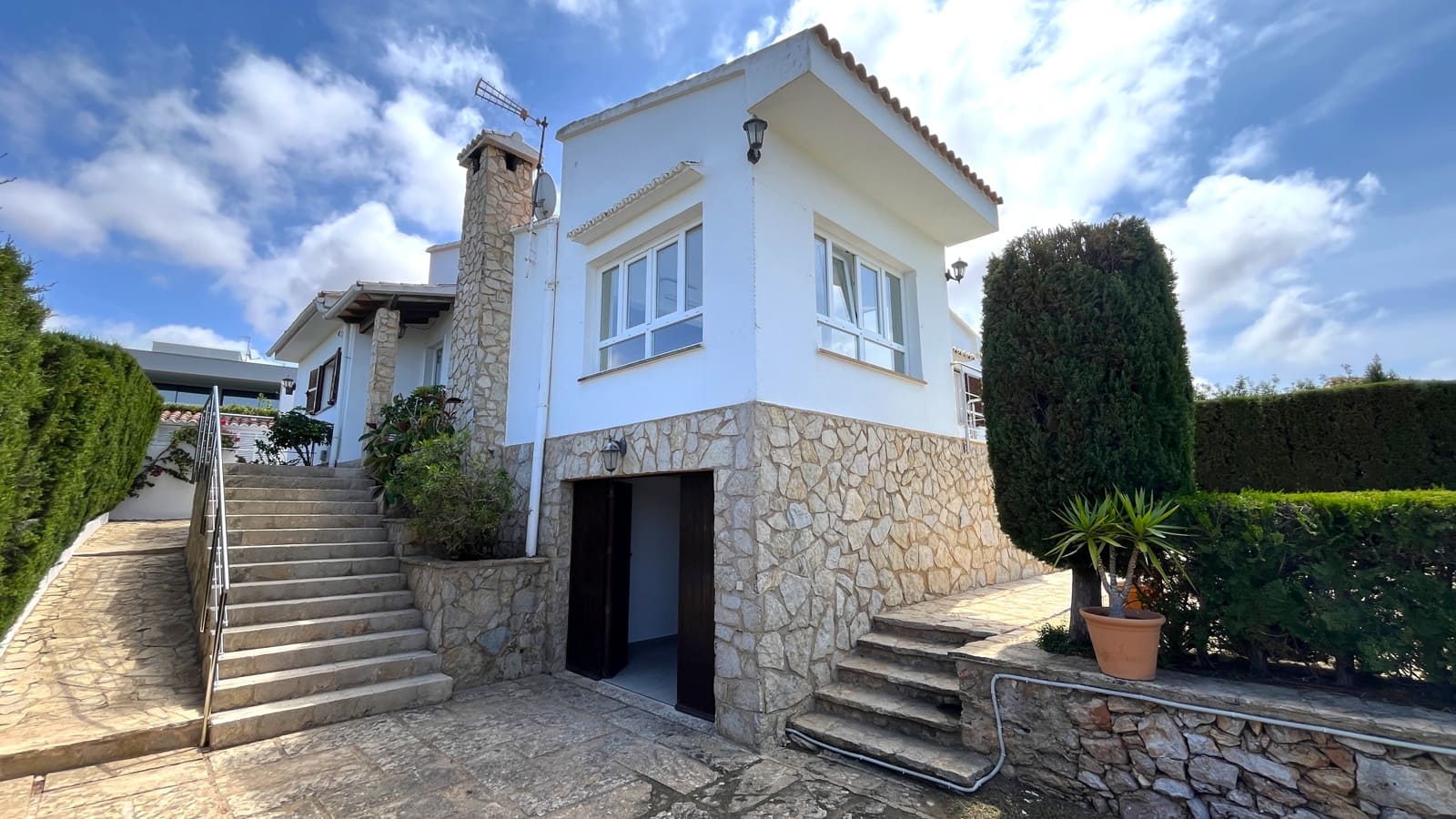 3 sypialnia Willa na sprzedaż w Badia Blava z basenem garażem - 1 273 000 € (Ref: 8317267)