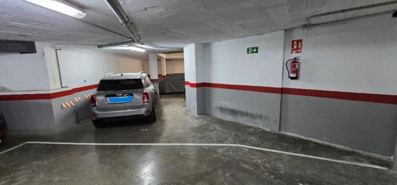 2 bedroom Apartment for rent in Palma de Mallorca with garage - € 3,300 (Ref: 8337272)