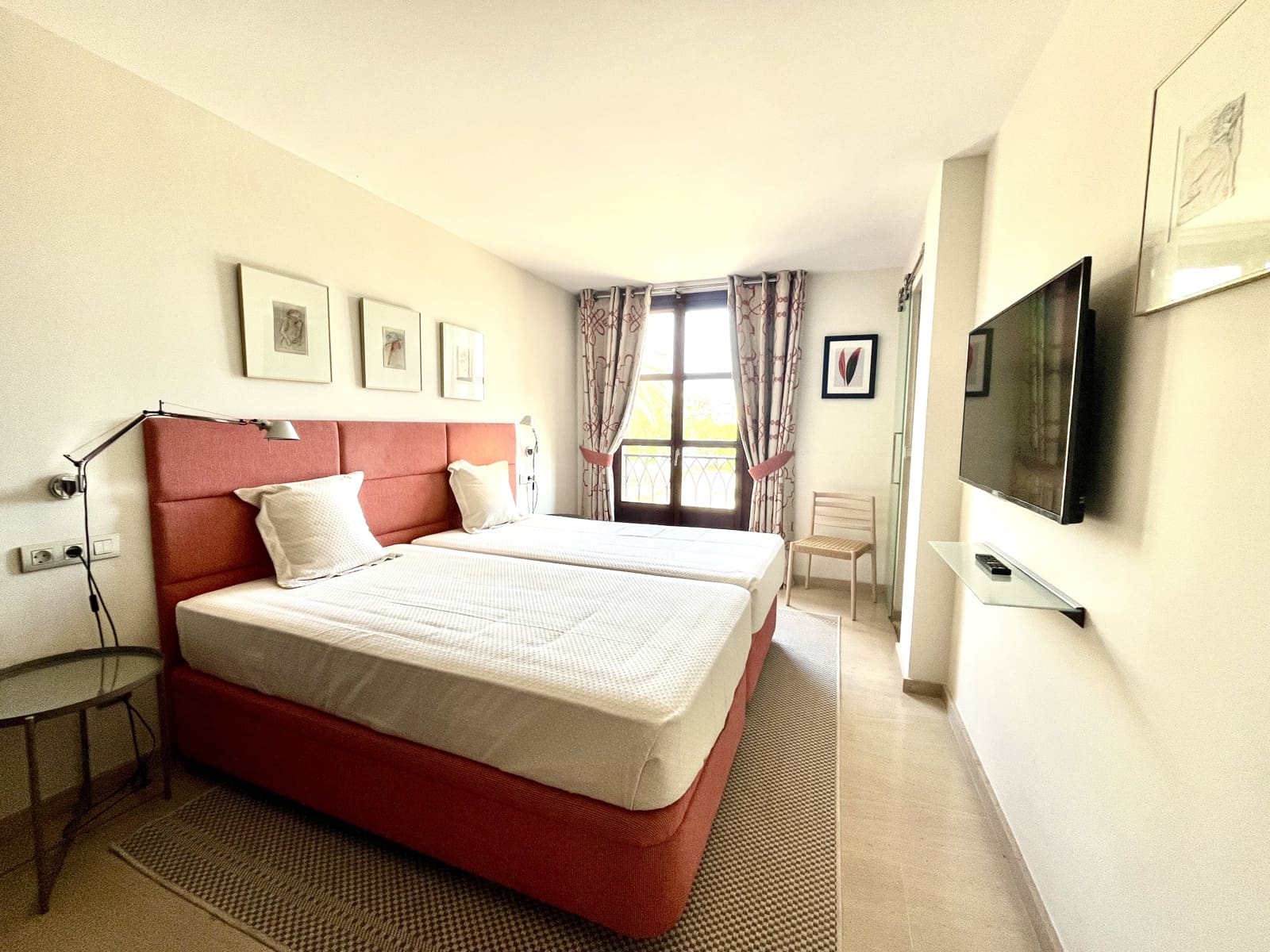 2 bedroom Apartment for rent in Palma de Mallorca with garage - € 3,300 (Ref: 8337272)