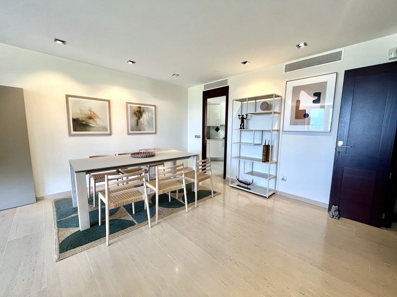 2 bedroom Apartment for rent in Palma de Mallorca with garage - € 3,300 (Ref: 8337272)