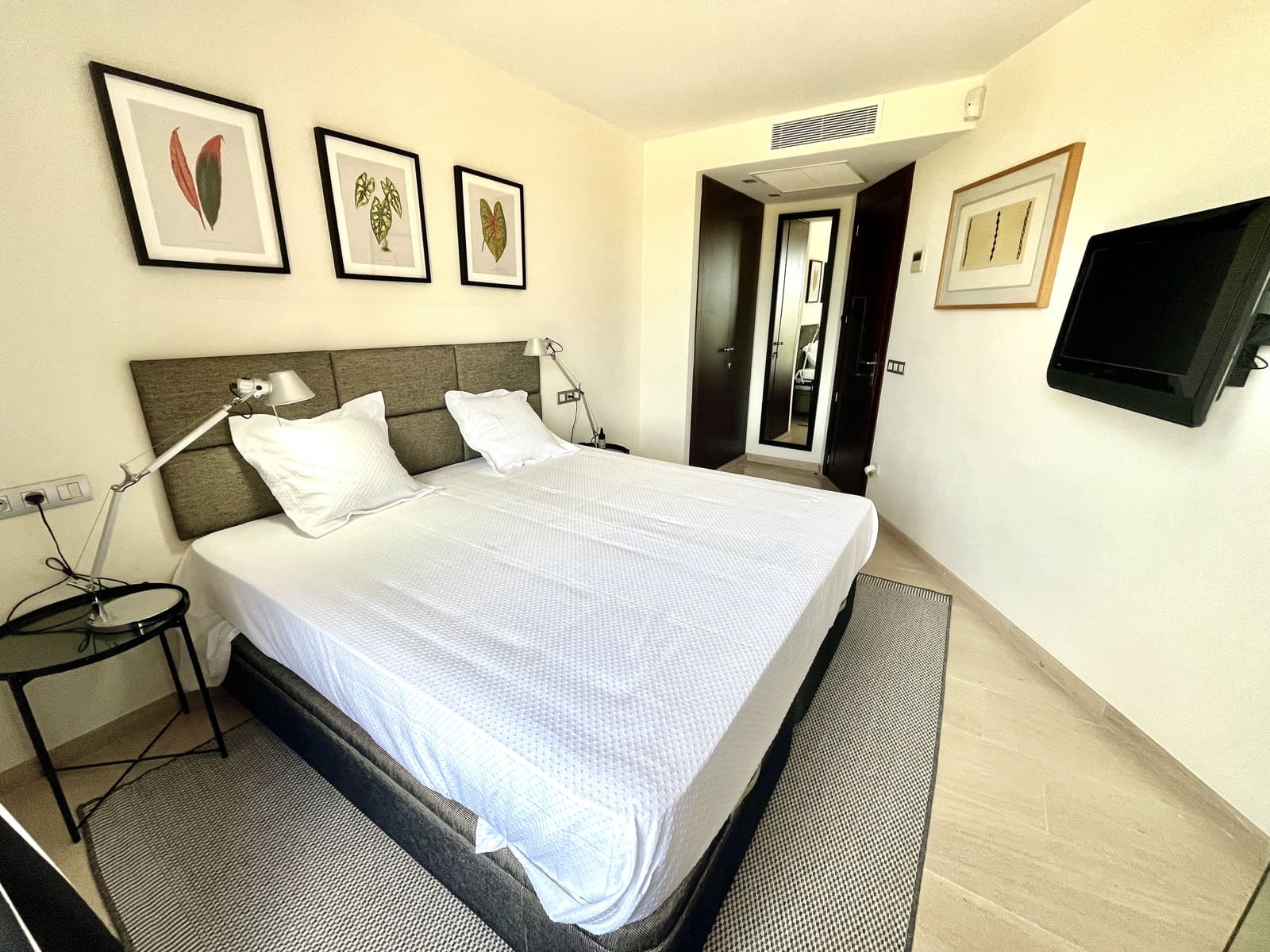 2 bedroom Apartment for rent in Palma de Mallorca with garage - € 3,300 (Ref: 8337272)