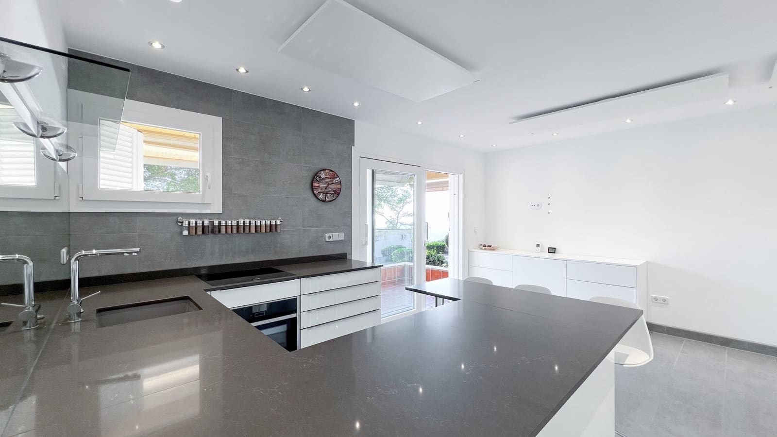 1 soveværelse Lejlighed til salg i Tolleric - € 290.000 (Ref: 8342353)