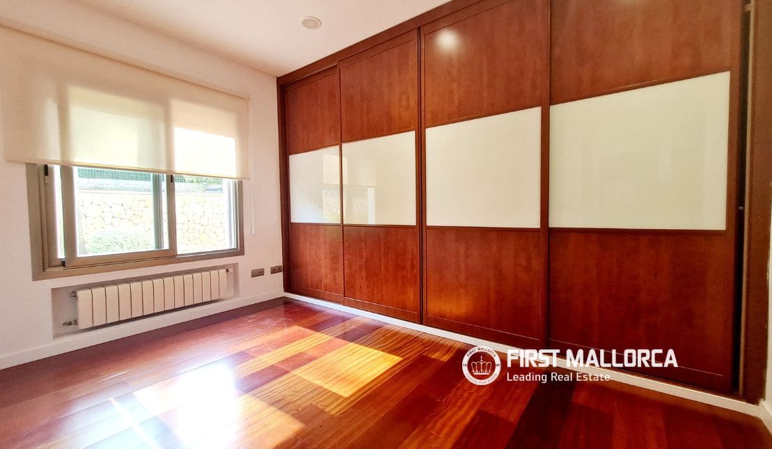 Villa/Maison de 3 chambres à louer à Bunyola avec piscine garage - 6 900 € (Ref: 8342357)