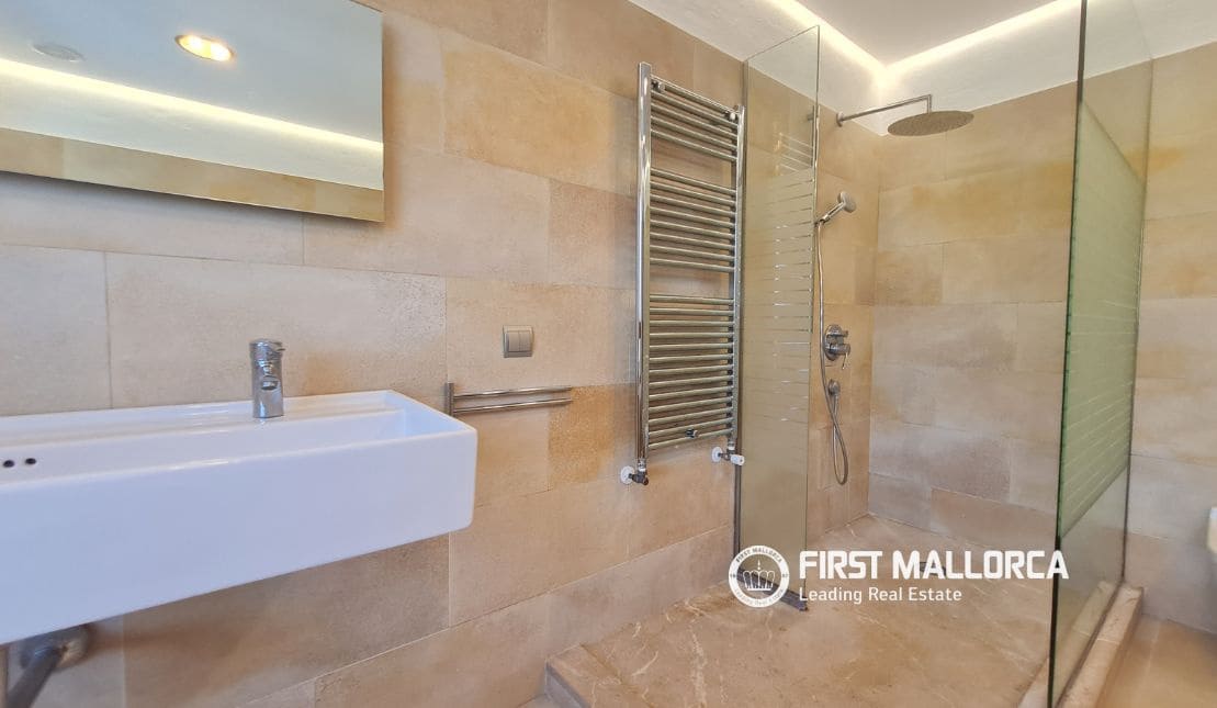 Villa/Maison de 3 chambres à louer à Bunyola avec piscine garage - 6 900 € (Ref: 8342357)