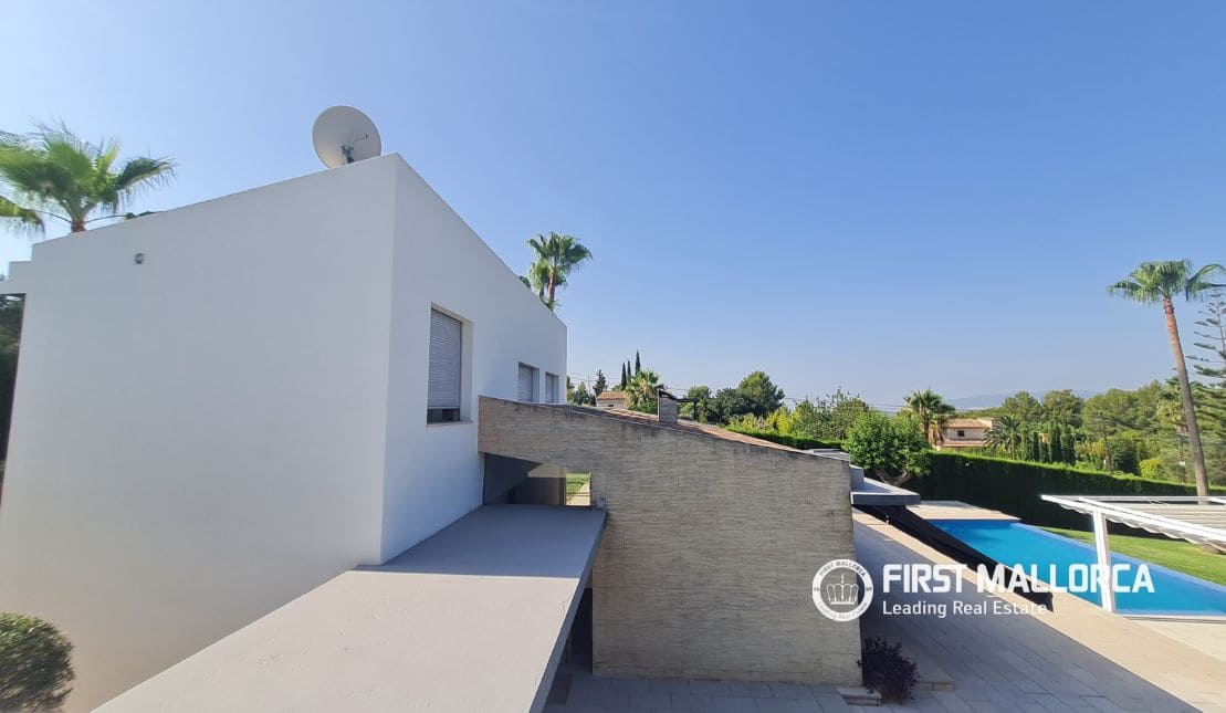 Villa/Maison de 3 chambres à louer à Bunyola avec piscine garage - 6 900 € (Ref: 8342357)