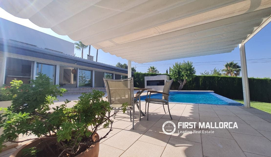 Villa/Maison de 3 chambres à louer à Bunyola avec piscine garage - 6 900 € (Ref: 8342357)