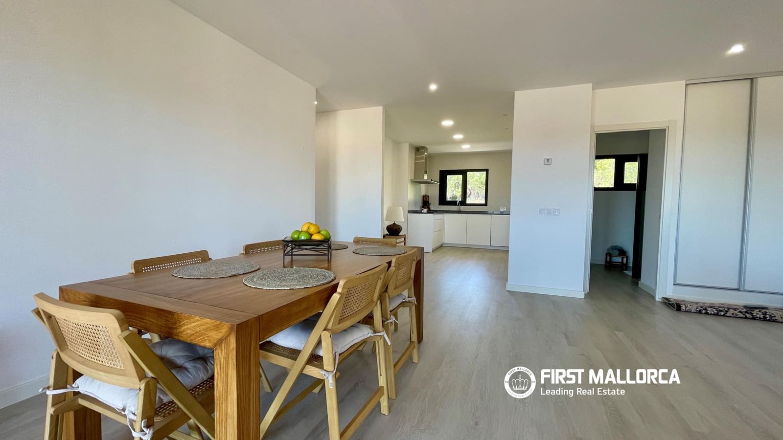 4 soverom Leilighet til leie i Selva - € 2 000 (Ref: 8353386)