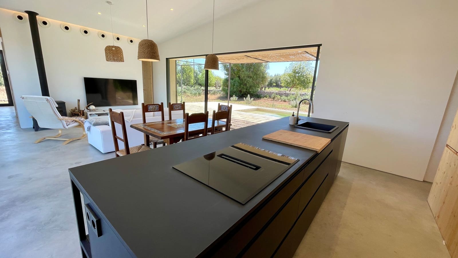 4 sovrum Hus att hyra i Llubi med pool garage - 4 200 € (Ref: 8353389)