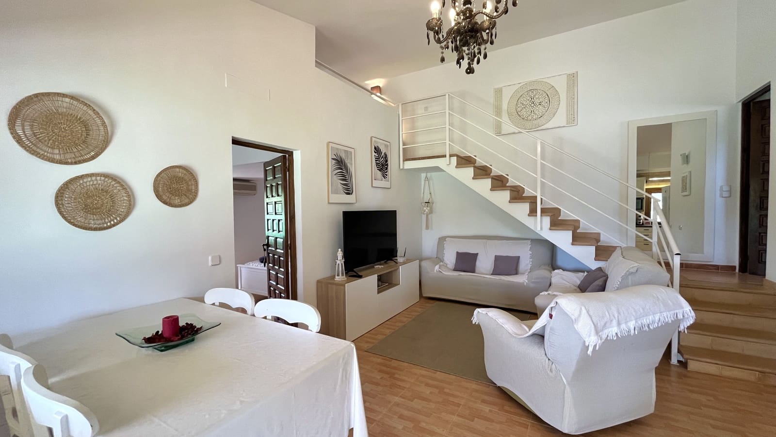 Villa/Maison Semi-Mitoyenne de 1 chambre à louer à Algaida avec piscine garage - 1 680 € (Ref: 8382051)