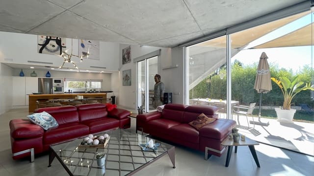 4 soveværelse Byhus til leje i Sa Pobla med swimmingpool garage - € 7.000 (Ref: 8384180)