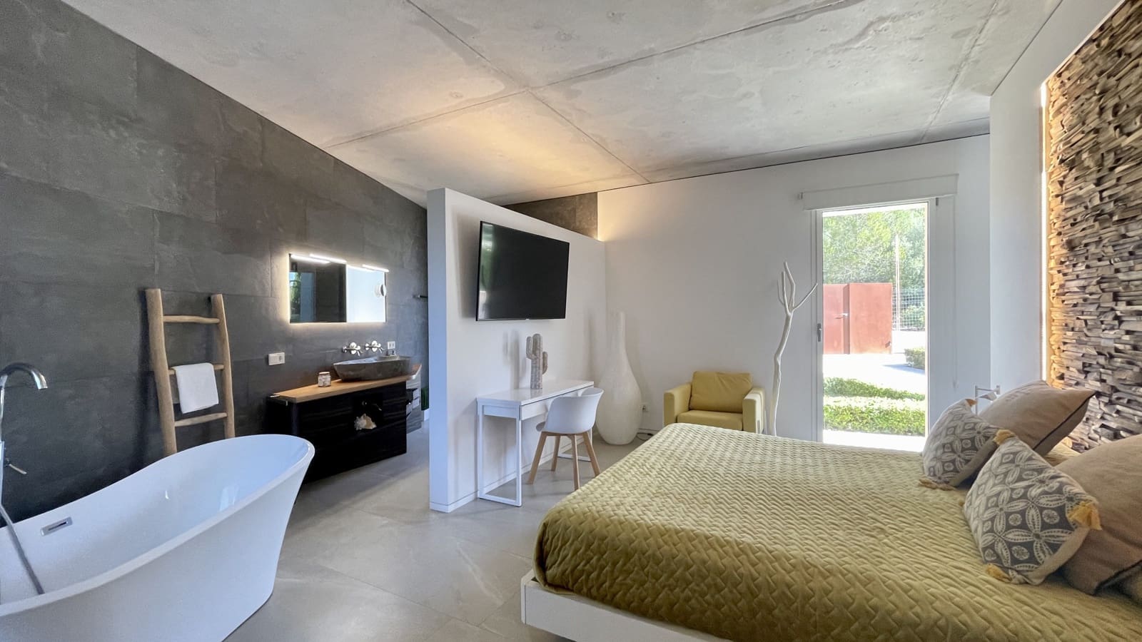 4 soveværelse Byhus til leje i Sa Pobla med swimmingpool garage - € 7.000 (Ref: 8384180)