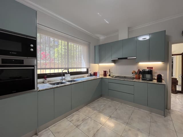 Chalet de 5 habitaciones en Santa Ponsa, Calvià en venta con garaje - 1.950.000 € (Ref: 8394091)