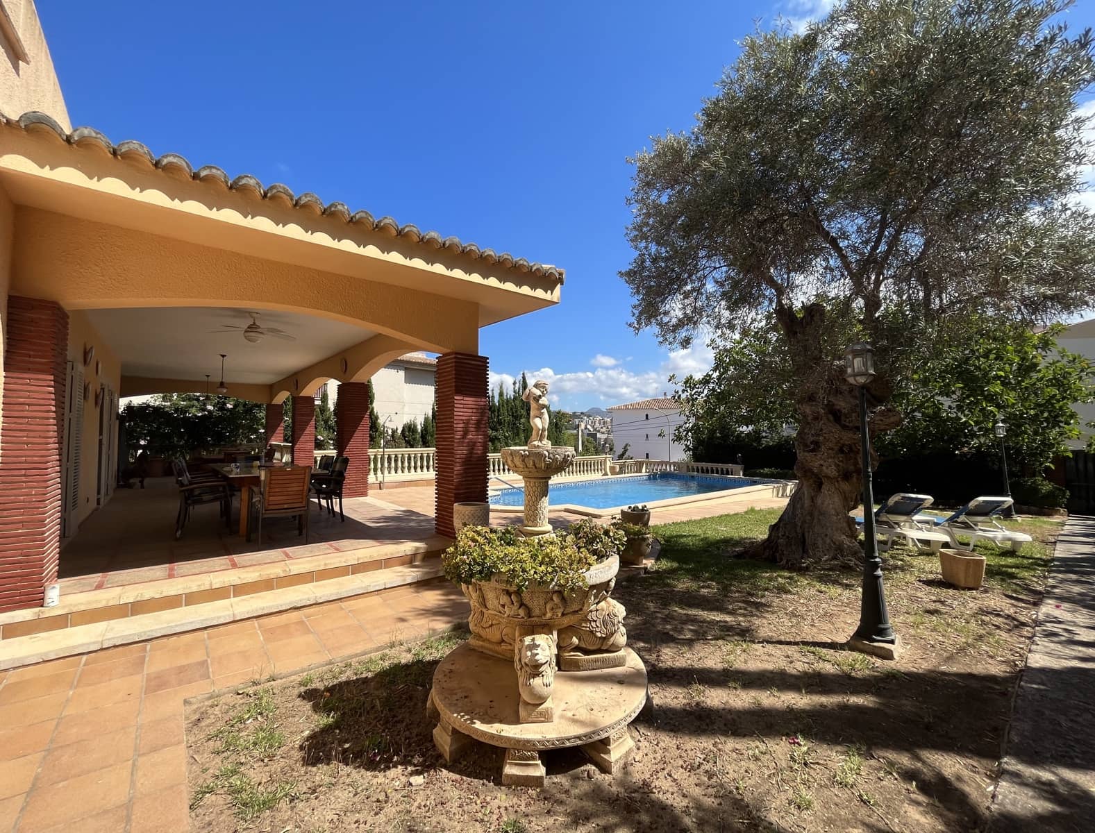 5 sypialnia Willa na sprzedaż w Santa Ponsa z garażem - 1 950 000 € (Ref: 8394091)