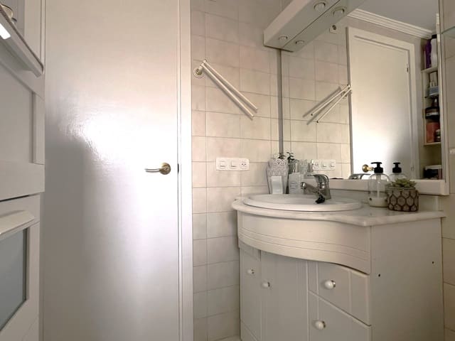 3 slaapkamer Appartement te koop in Santa Ponsa, Calvià met garage - € 690.000 (Ref: 8396155)