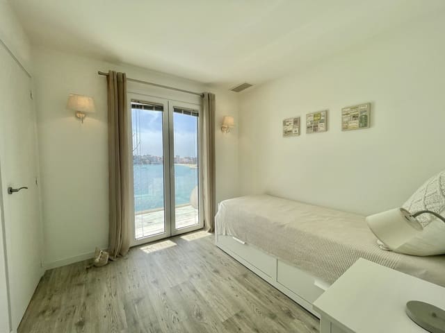 3 bedroom Apartment for rent in Palmanova, Calvià with garage - € 3,500 (Ref: 8404314)
