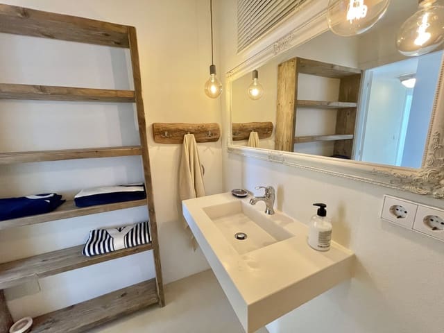 3 bedroom Apartment for rent in Palmanova, Calvià with garage - € 3,500 (Ref: 8404314)