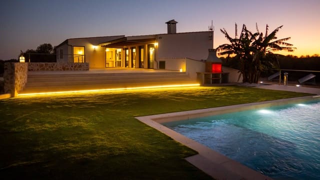 5 sypialnia Finka/Dom wiejski na sprzedaż w Campos z basenem garażem - 3 200 000 € (Ref: 8410904)