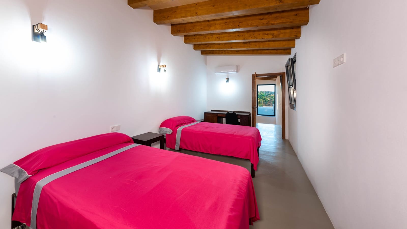 5 soveværelse Finca/Landehus til salg i Campos med swimmingpool garage - € 3.200.000 (Ref: 8410904)