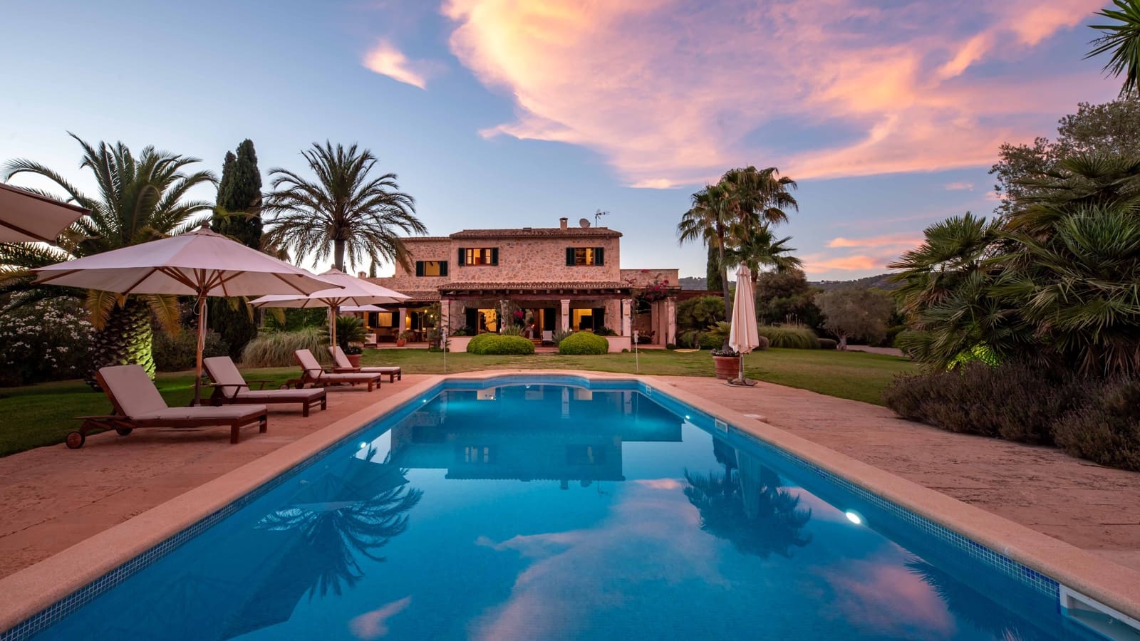 5 soverom Finca/Herregård til salgs i Calvia med svømmebasseng garasje - € 7 250 000 (Ref: 8416953)