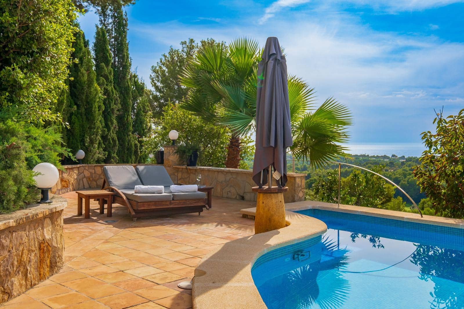 4 sypialnia Willa do wynajęcia w Bendinat z basenem garażem - 28 000 € (Ref: 8425547)