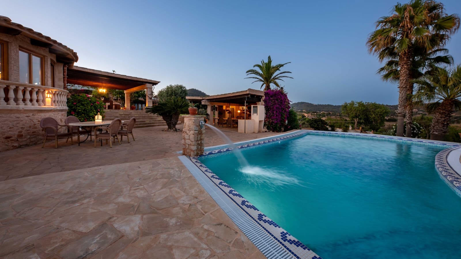 8 soveværelse Finca/Landehus til salg i Calonge med swimmingpool garage - € 1.800.000 (Ref: 8431986)