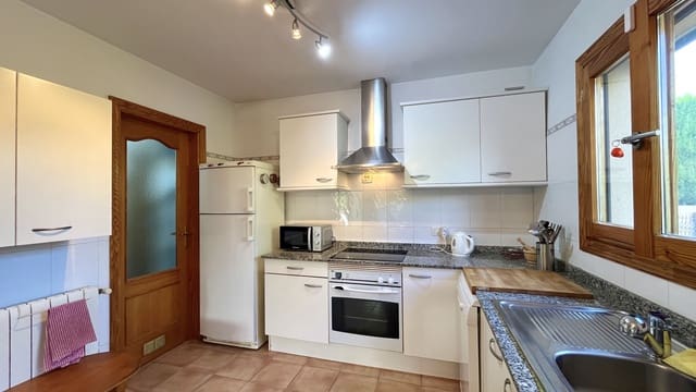 3 sovrum Semi-fristående Villa att hyra i Ca'n Picafort, Santa Margalida med garage - 1 900 € (Ref: 8439694)