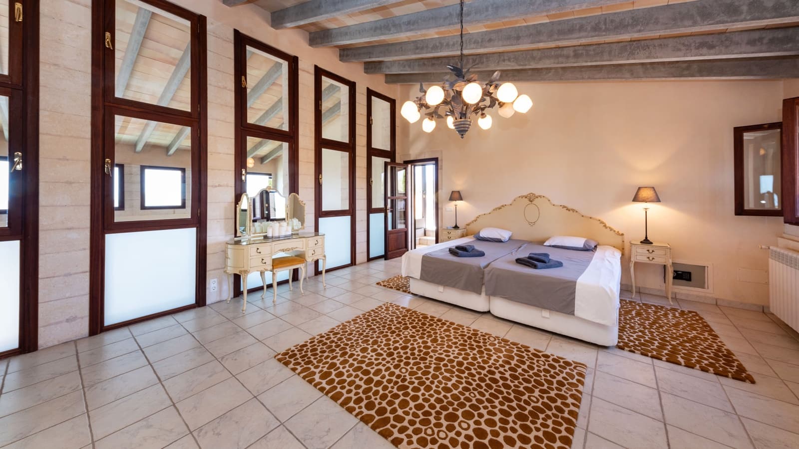 6 slaapkamer Finca/Landhuis te koop in Ses Salines met zwembad garage - € 1.850.000 (Ref: 8451592)