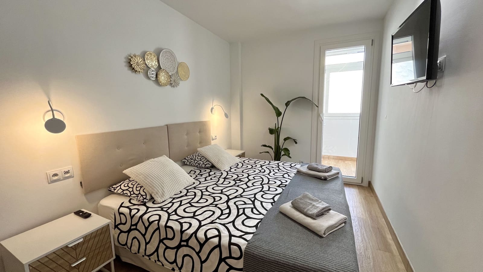 3 soveværelse Lejlighed til leje i Puerto de Alcudia - € 1.800 (Ref: 8459281)