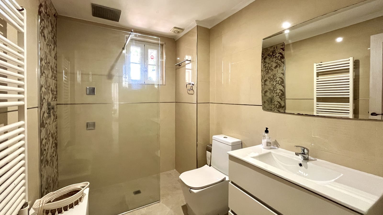 2 soveværelse Lejlighed til leje i Santa Ponsa med swimmingpool garage - € 2.000 (Ref: 8459285)