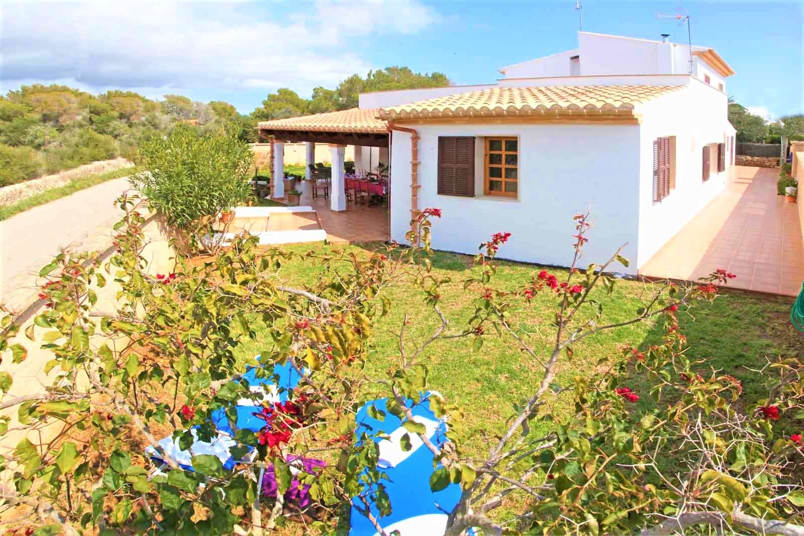 4 bedroom Villa for rent in Cala Mondrago with garage - € 2,250 (Ref: 8461256)