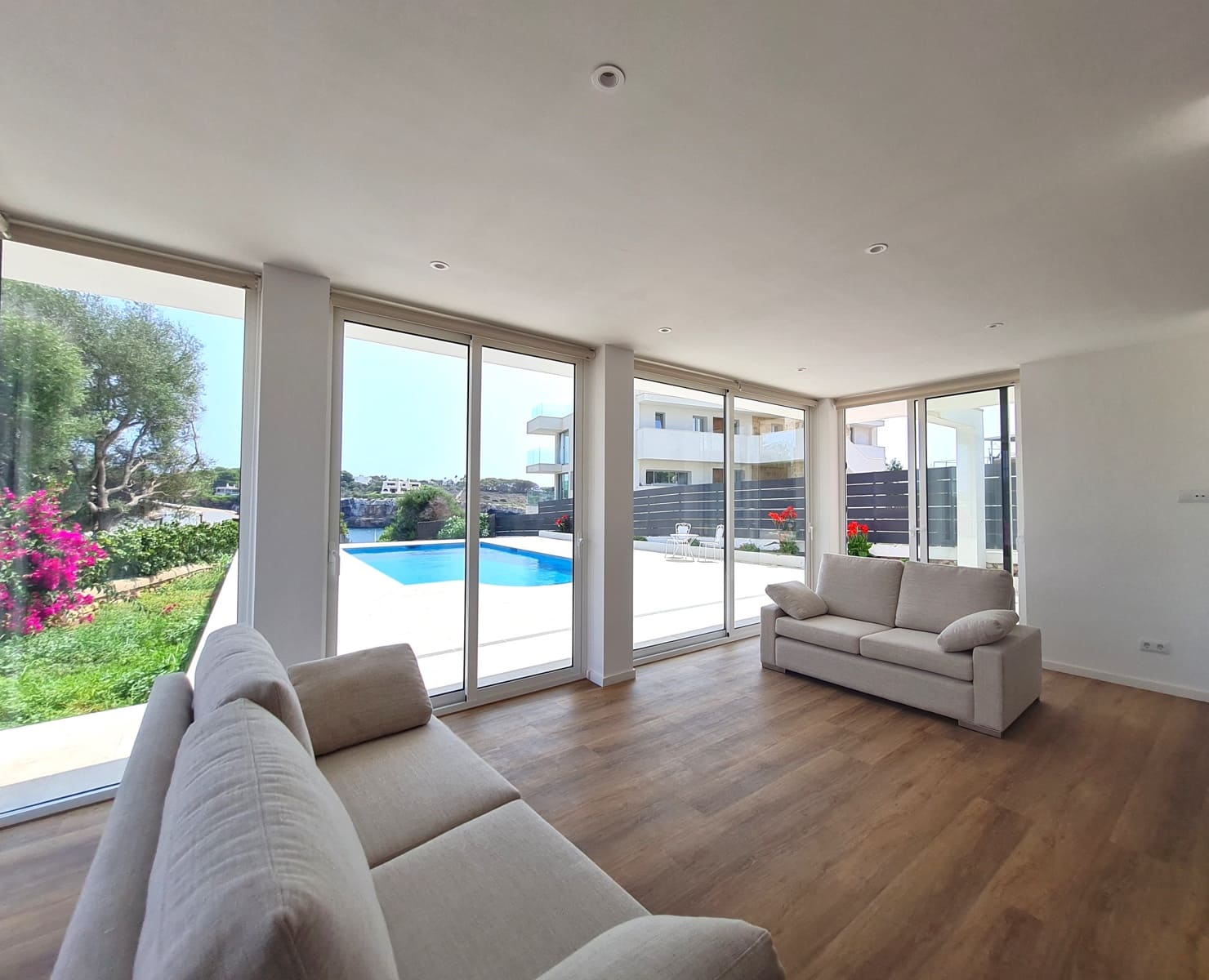 4 slaapkamer Appartement te huur in Portocolom met zwembad garage - € 2.900 (Ref: 8484179)