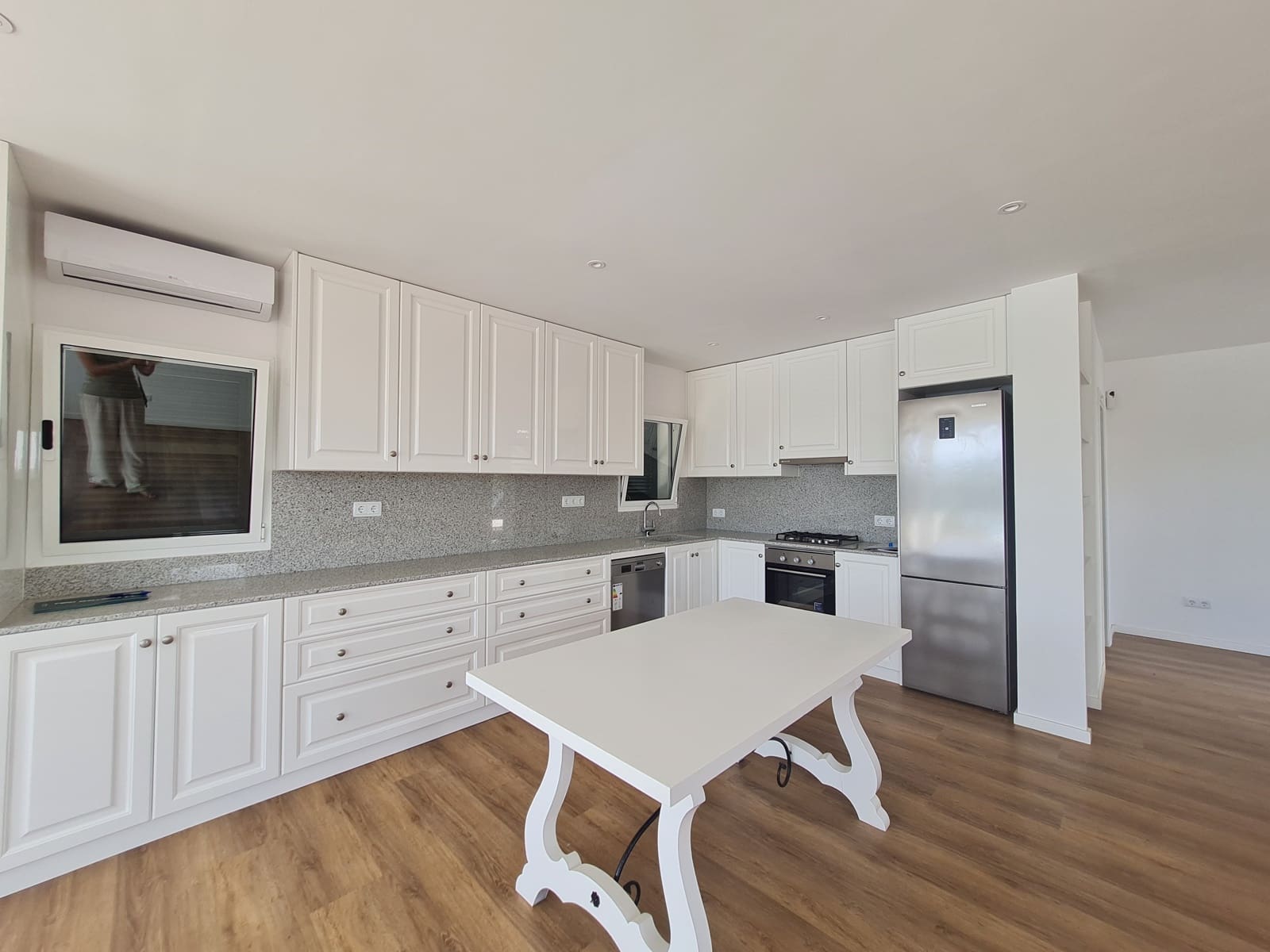 4 slaapkamer Appartement te huur in Portocolom met zwembad garage - € 2.900 (Ref: 8484179)