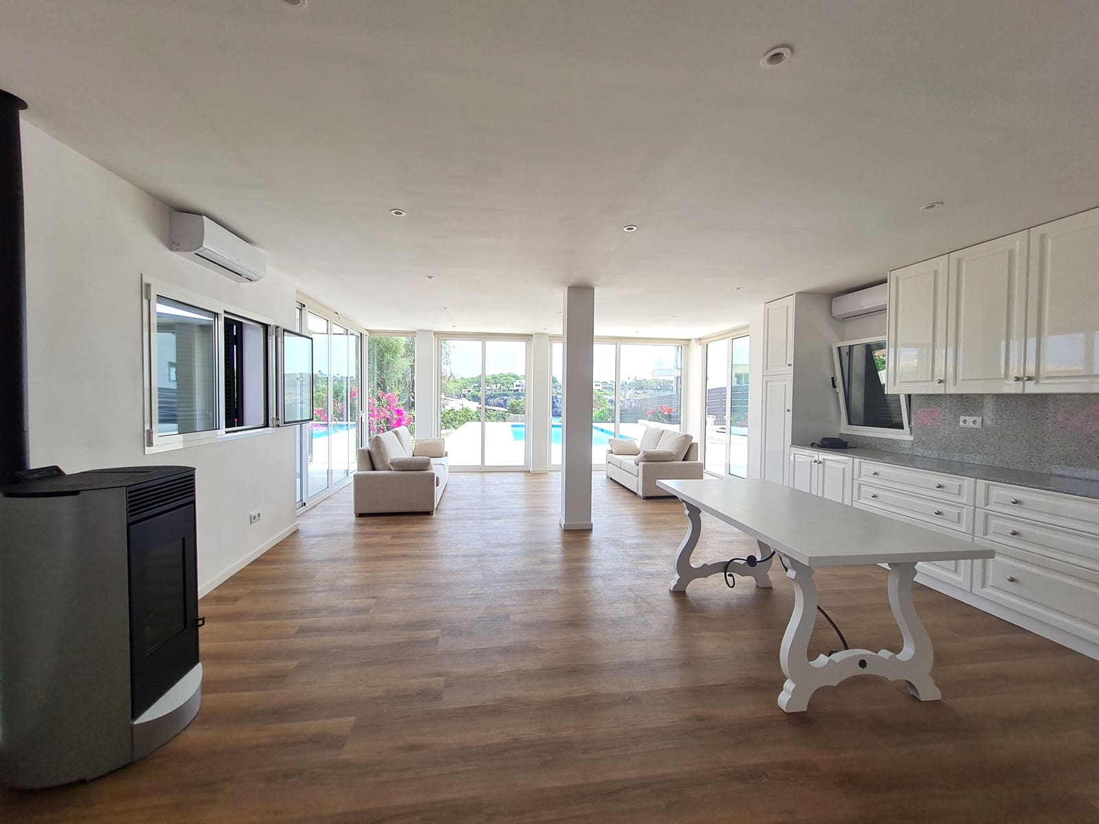 4 slaapkamer Appartement te huur in Portocolom met zwembad garage - € 2.900 (Ref: 8484179)