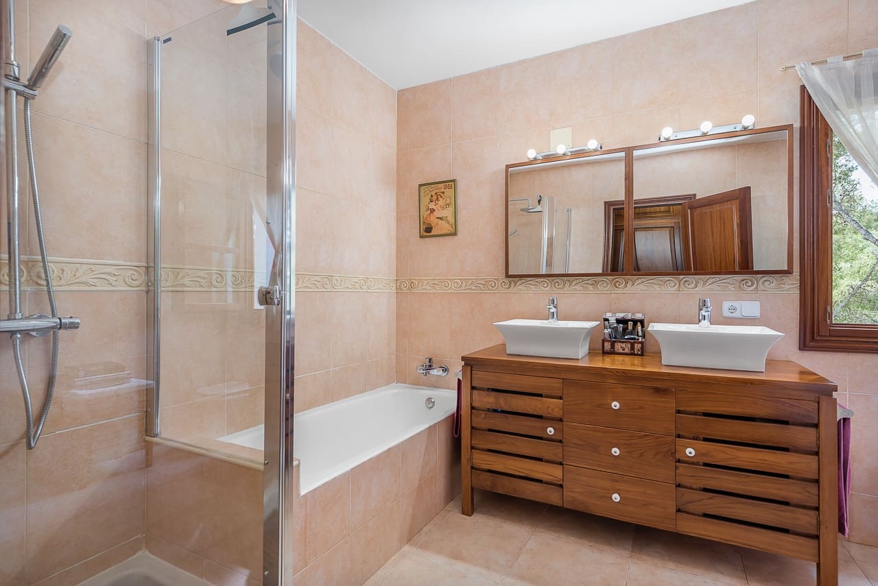 4 bedroom Villa for rent in Costa d'en Blanes with pool garage - € 6,200 (Ref: 8508142)