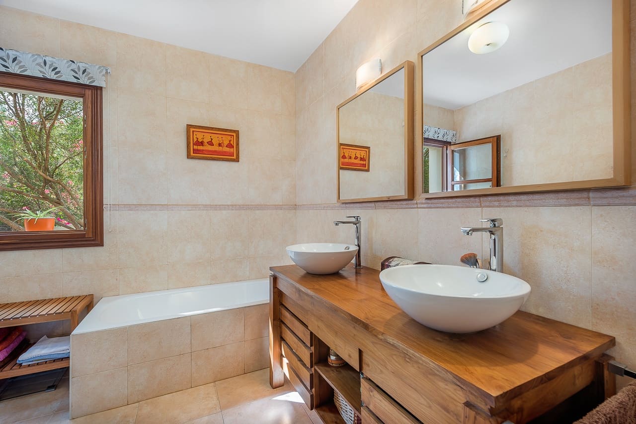 4 bedroom Villa for rent in Costa d'en Blanes with pool garage - € 6,200 (Ref: 8508142)