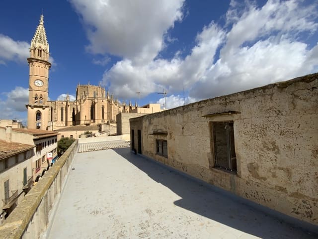 8 soveværelse Byhus til salg i Manacor med garage - € 1.600.000 (Ref: 8533343)