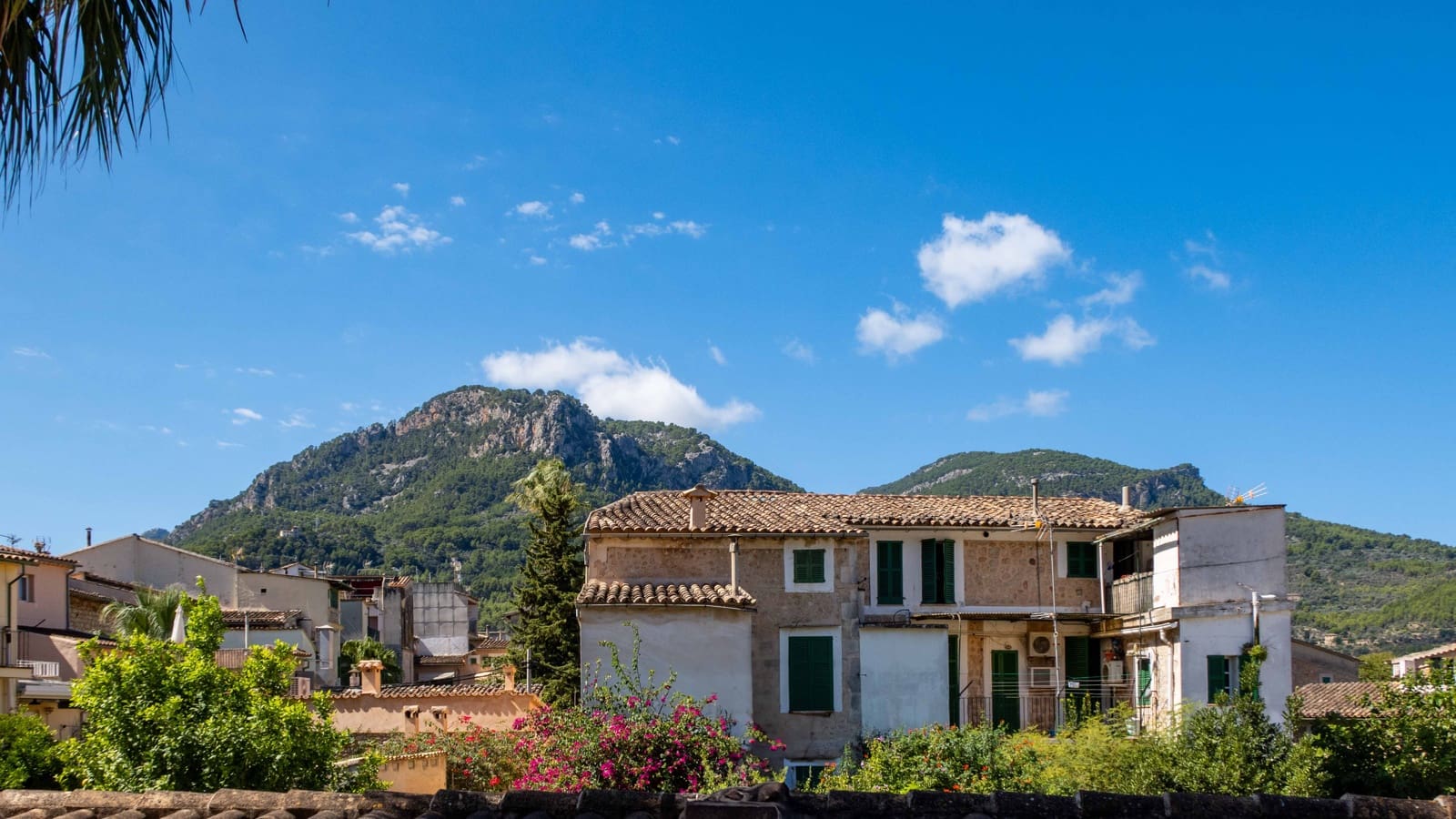 5 soveværelse Byhus til salg i Soller med garage - € 1.980.000 (Ref: 8537760)