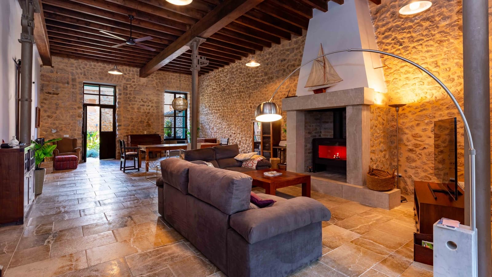 5 soveværelse Byhus til salg i Soller med garage - € 1.980.000 (Ref: 8537760)